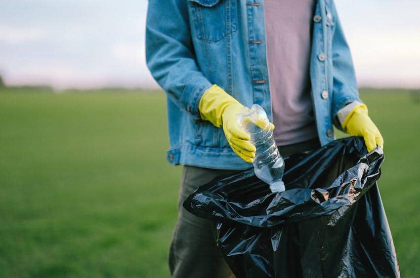 ilustrasi trash bag 