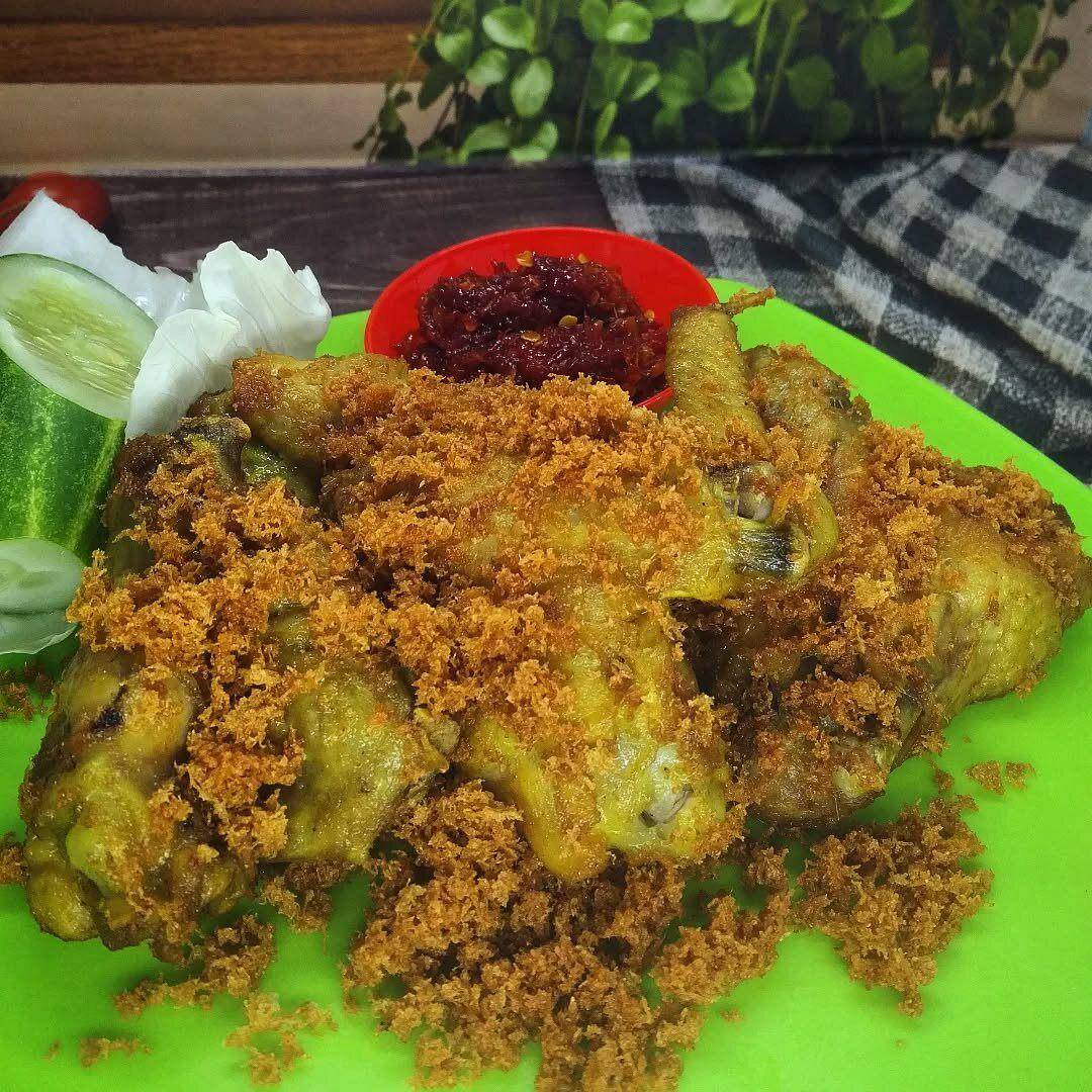 Ayam Goreng Wonosobo  (instagram.com/ayamgorengwonosobo)