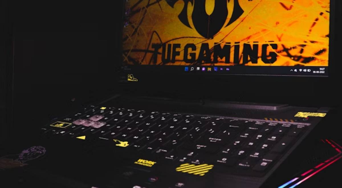 ilustrasi laptop gaming (usnplash.com/@harshit_suryawanshi)