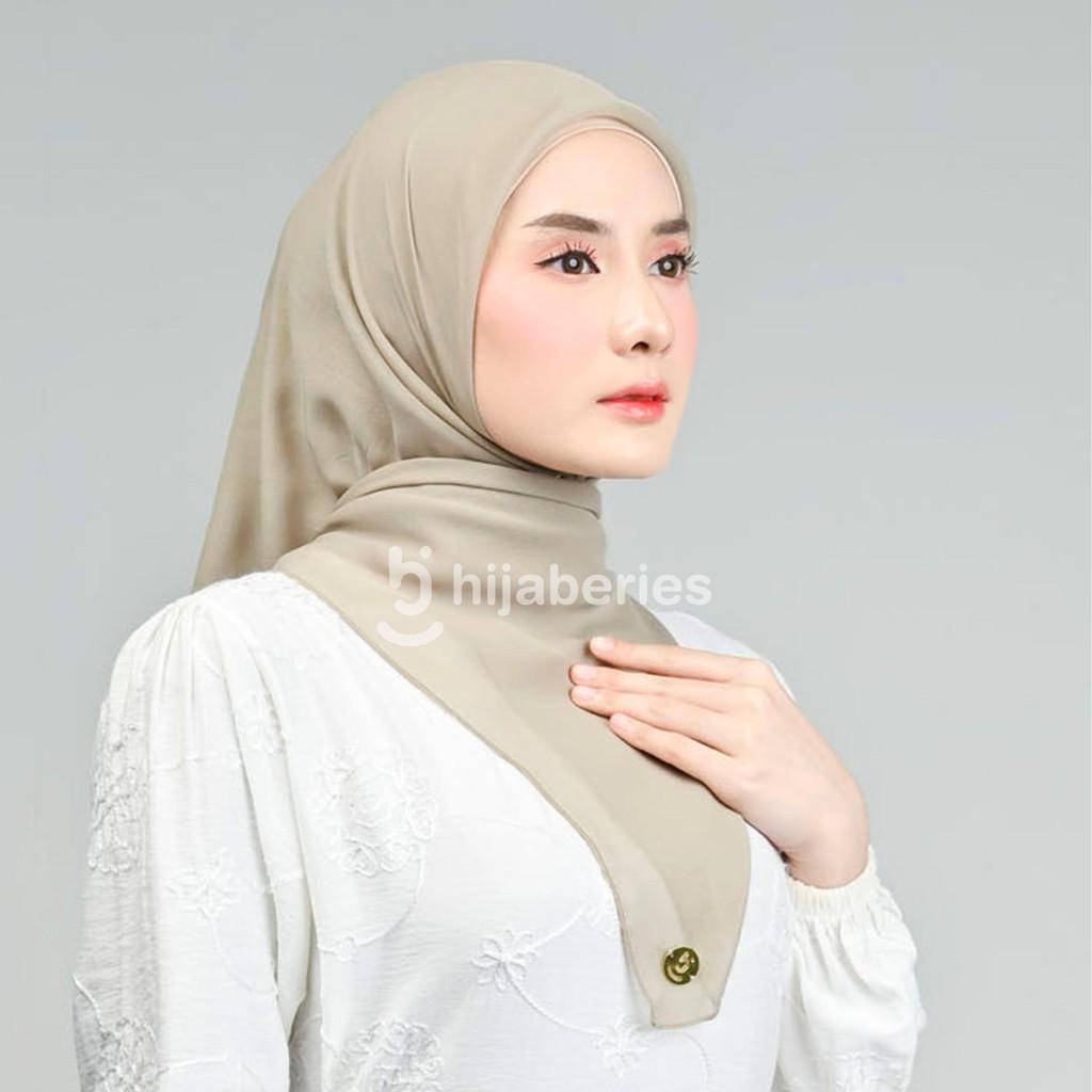 Hijaberies - Paris Basic Japan (shopee.co.id/Hijaberies Official Store)