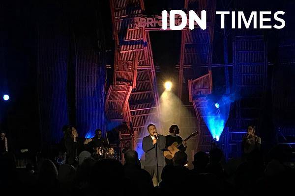 Sal Priadi di Jazz Gunung Bromo 2025 Series 2 (IDN Times/Muhammad Bimo Aprilianto)