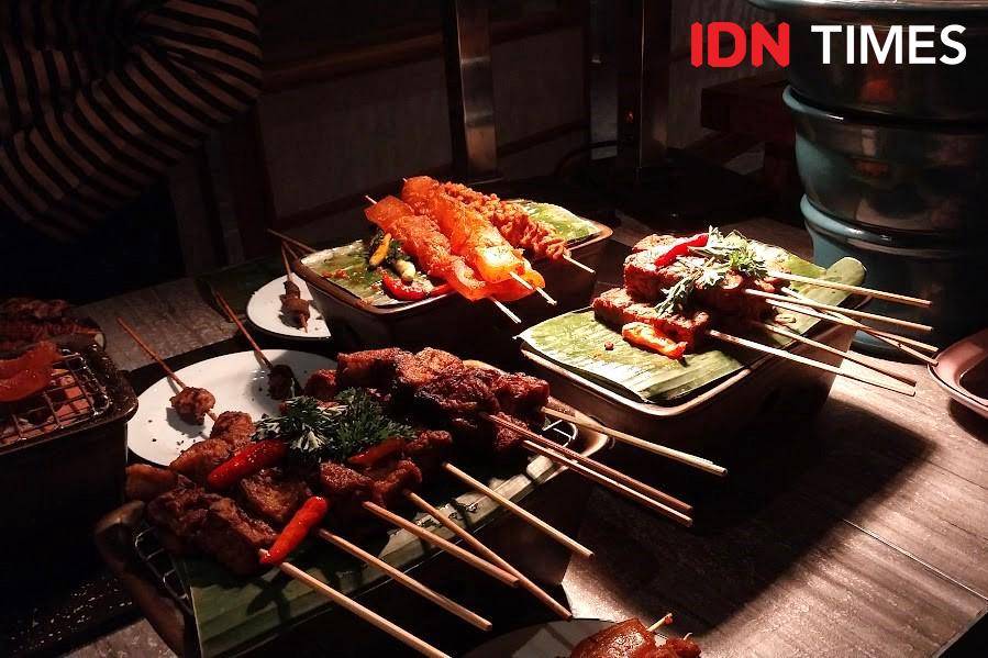 Potret salah satu sajian angkringan di Djaman Doeloe Resto, Four Points by Sheraton, Pakuwon Indah, Surabaya (IDN Times/Fasrinisyah Suryaningtyas)