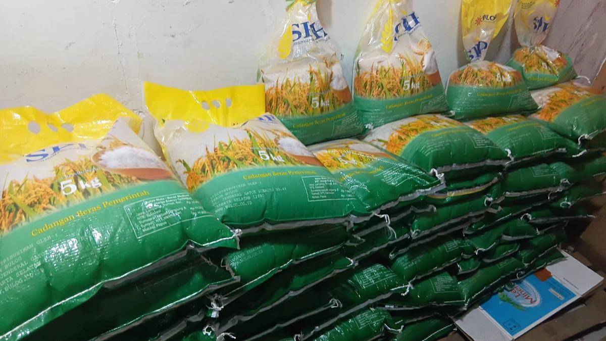 Polisi Tangkap 2 Penjual Beras Oplosan di Pekanbaru