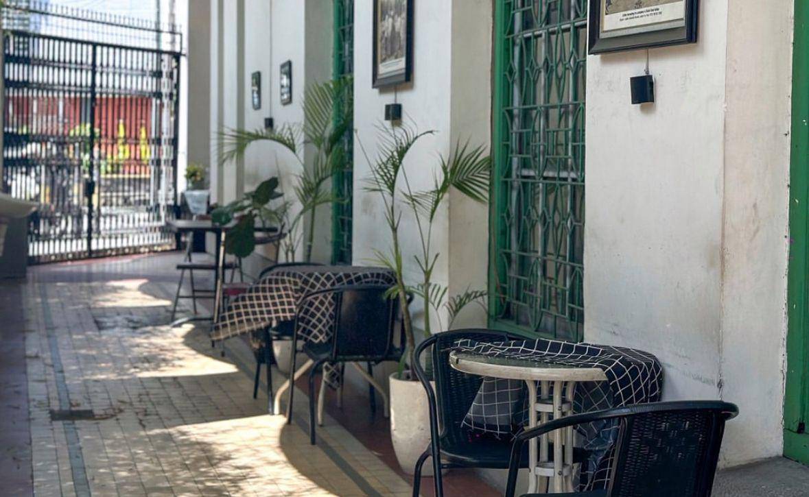 Area outdoor Avros Cafe Medan/instagram @avroscafe