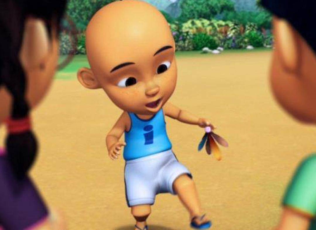 mainan yang digunakan dalam sepak bulu ayam (facebook.com/Upin & Ipin)