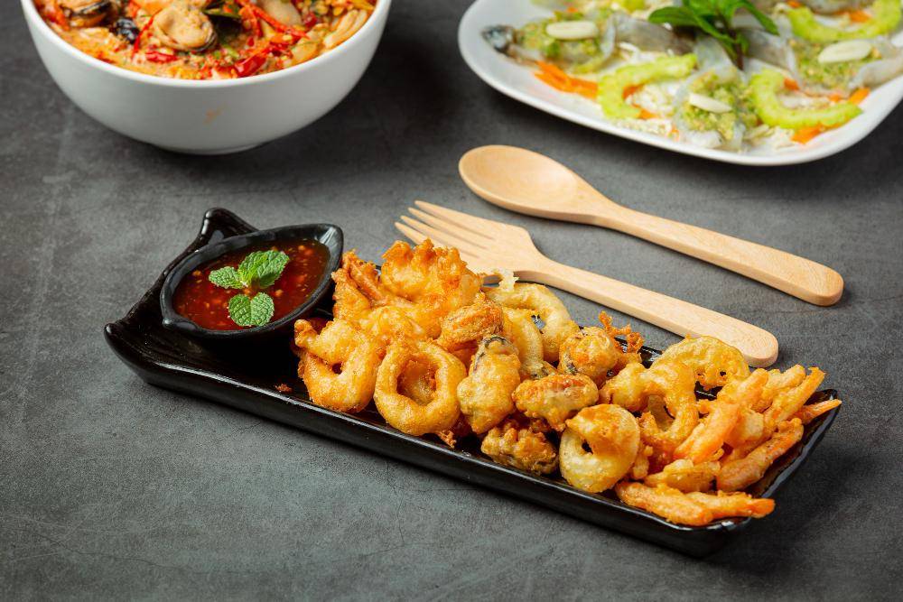 ilustrasi udang goreng (freepik.com/jcomp)