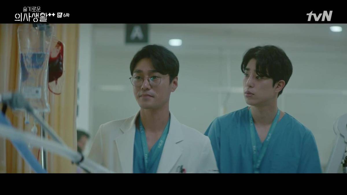 still cut Hospital Playlist 2 (dok. tvN/Hospital Playlist 2) 