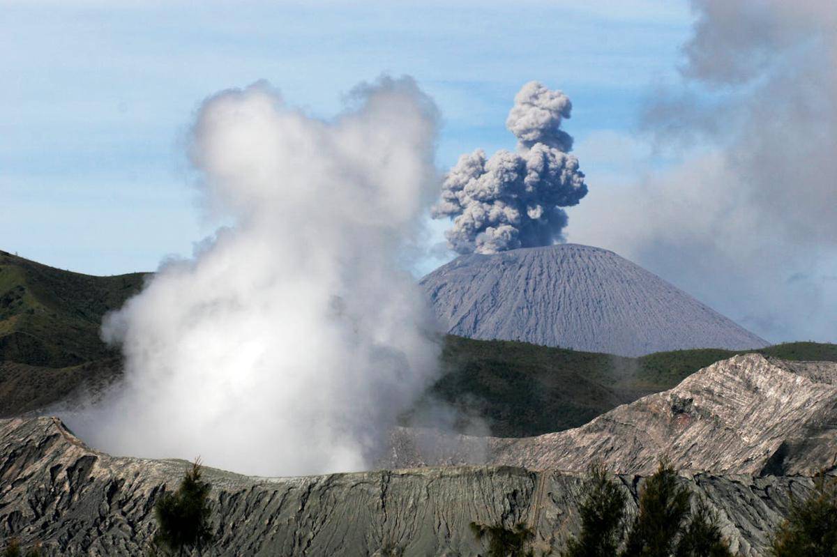ilustrasi gunung berapi (pexels.com/Jeffry S.S.)