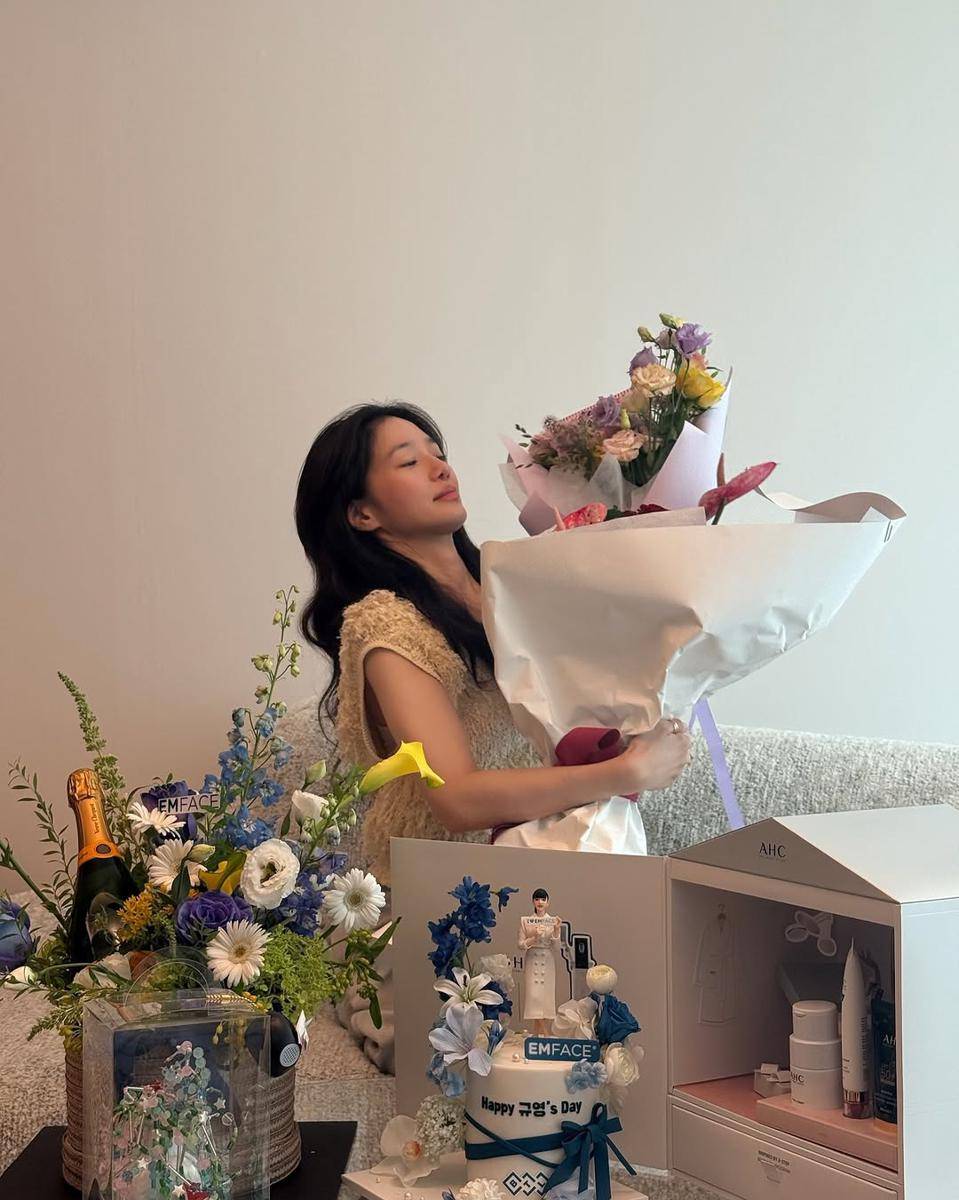 potret ulang tahun Park Gyo Young (instagram.com/lavieenbluu)