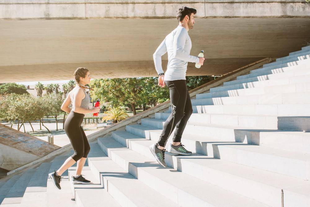 ilustrasi stair workout (freepik.com/freepik)