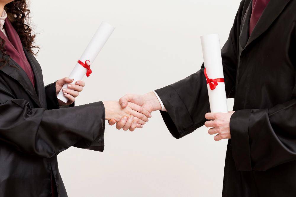 Ilustrasi wisuda (freepik.com/freepik)
