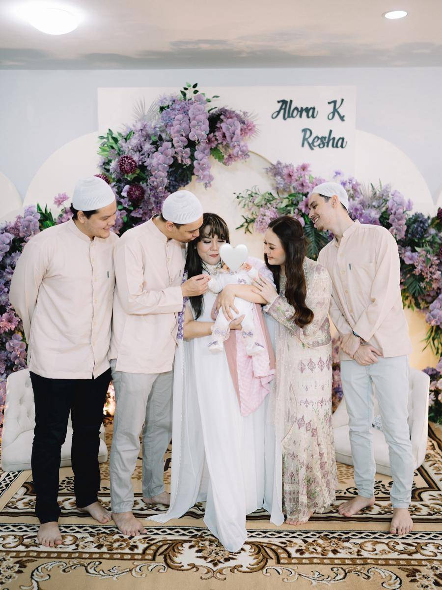 akikah anak pertama Sarah Gibson (Instagram.com/sarahgibson21)