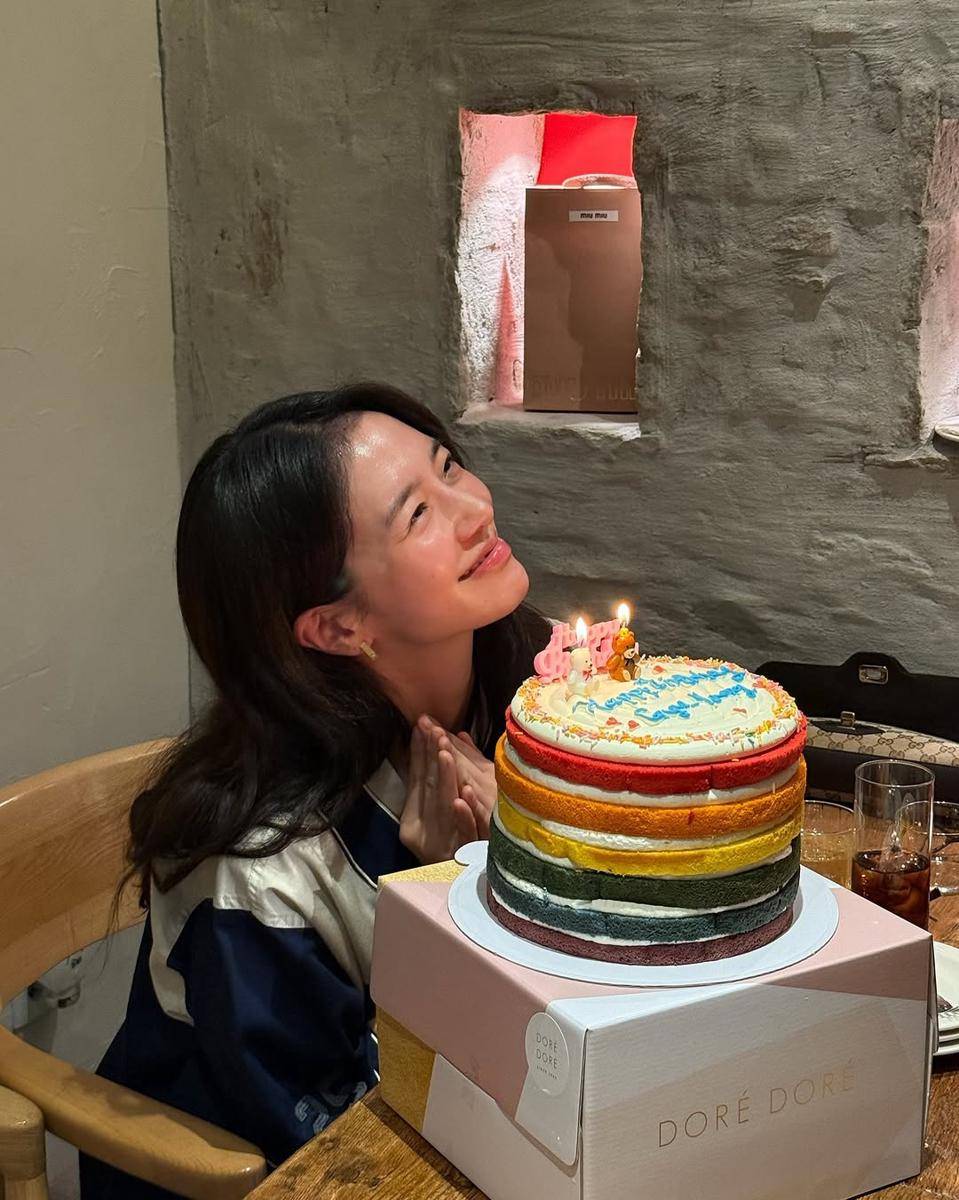 potret ulang tahun Park Gyo Young (instagram.com/lavieenbluu)