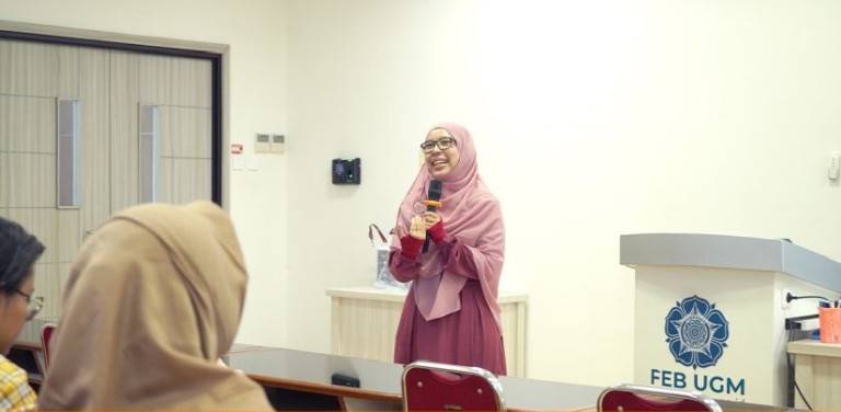 Qisha Quarina, S.E., M.Sc., Ph.D (ugm.ac.id)