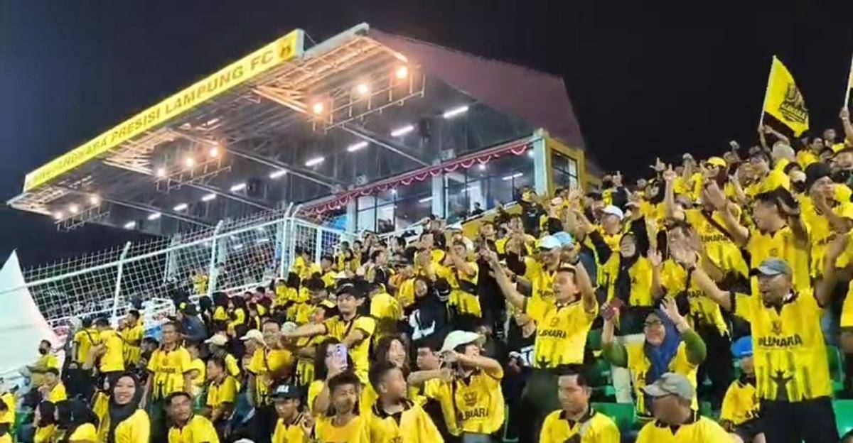Jelang Launching Tim, El Bhara Mulai Kuningkan Stadion Sumpah Pemuda