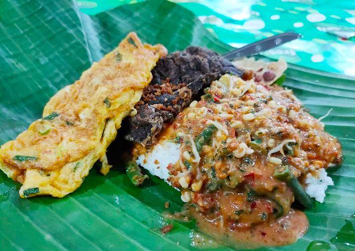 Pecel Bu Wir Kabul, Madiun 