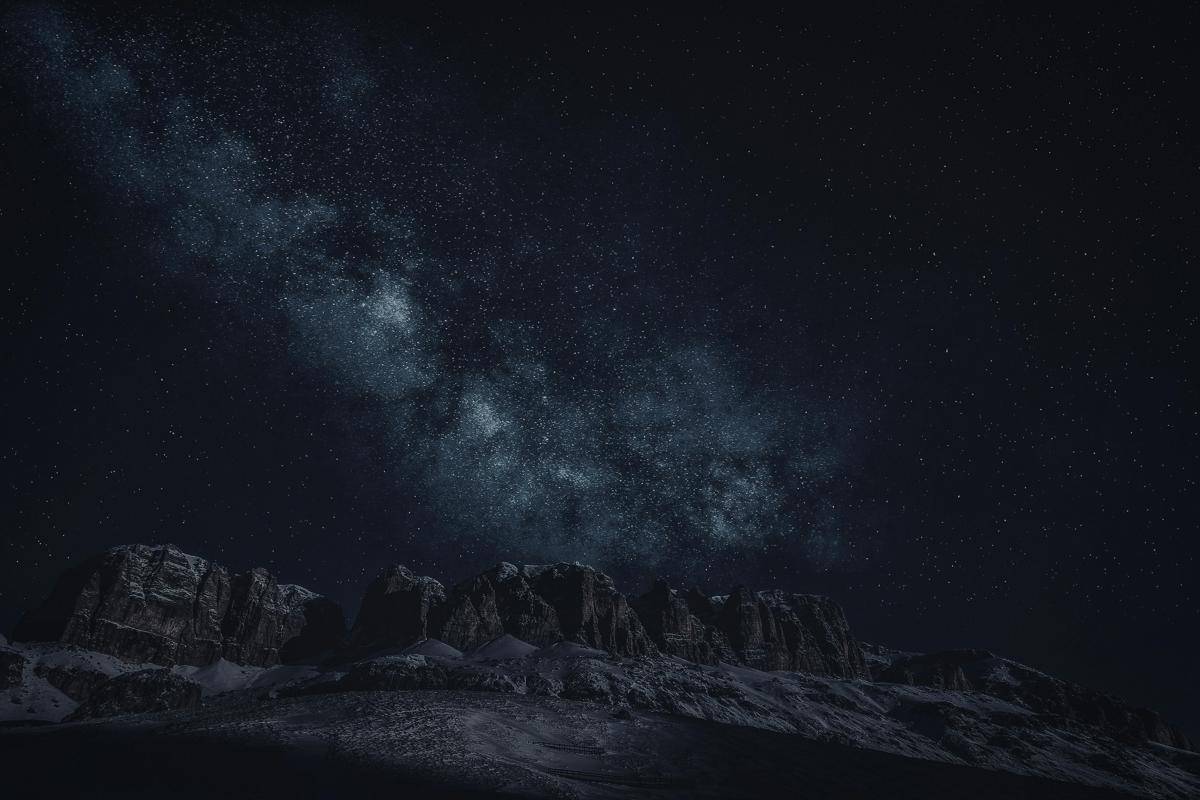 ilustrasi langit malam (pexels.com/eberhard grossgasteiger)