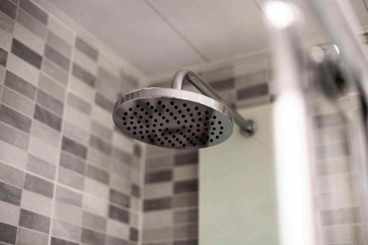 ilustrasi kamar mandi (unsplash.com/KevinBaquerizo)
