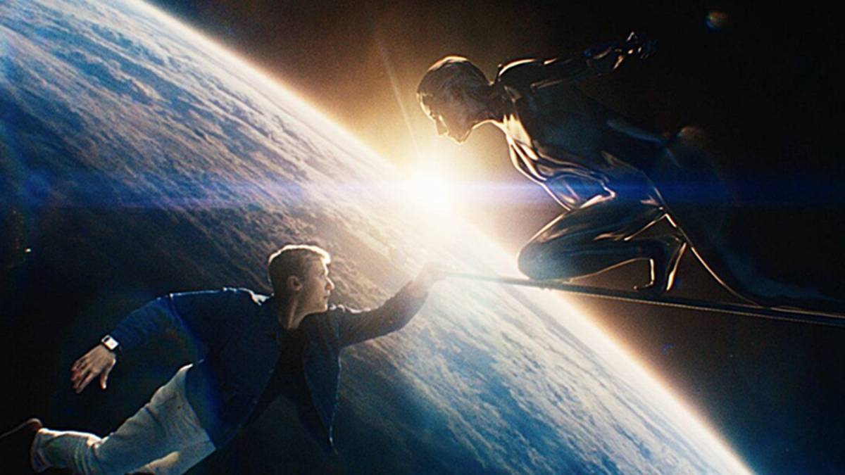 Johnny Storm mengejar Shalla-Bal yang tiba di Bumi. (dok. Marvel Studios/The Fantastic Four: First Steps)