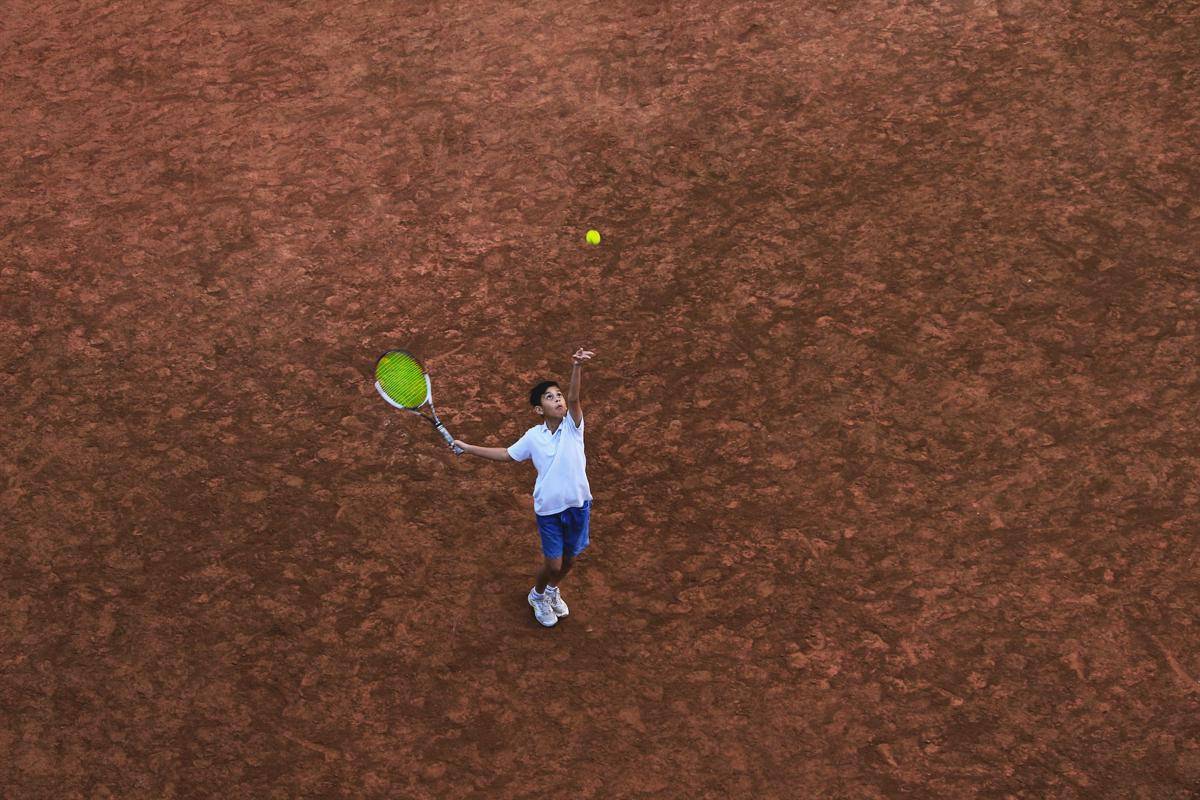 ilustrasi menekuni tenis sejak SD (unsplash.com/Palash Jain)