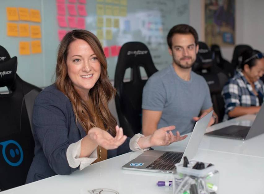 illustrasi kerja (pexels.com/LinkedIn Sales Navigator)