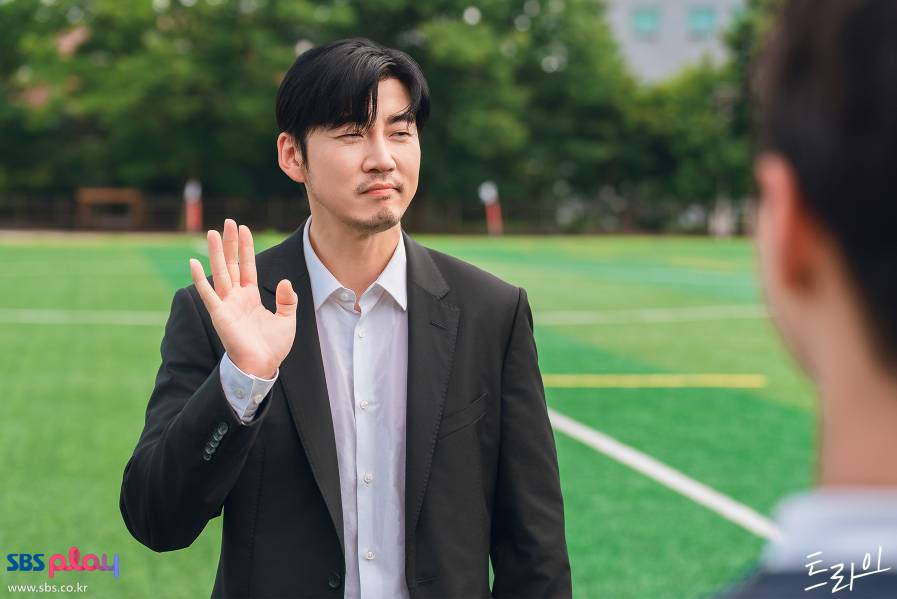cuplikan drama Head Over Heels dan Lovely Runner (dok. tvN/Head Over Heels | Lovely Runner)
