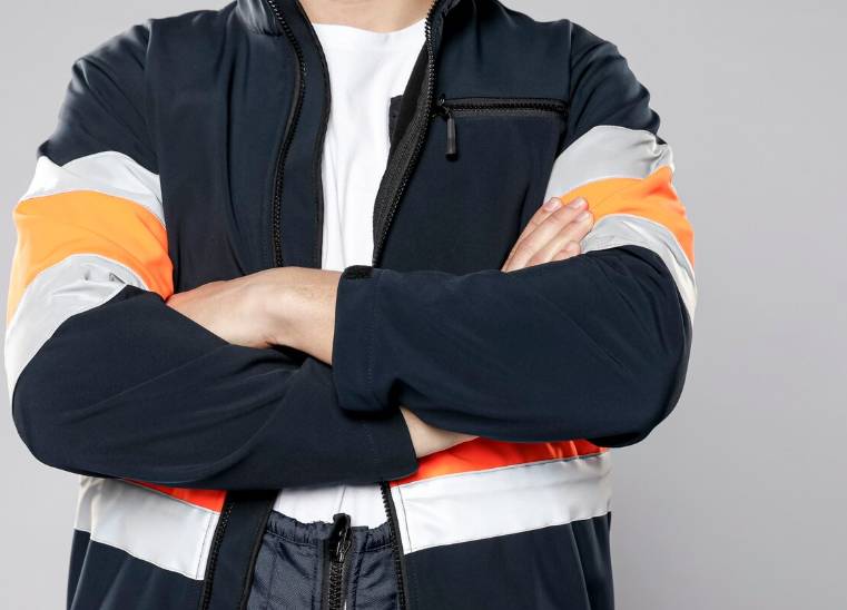 illustrasi pria workwear (freepik.com/freepik)