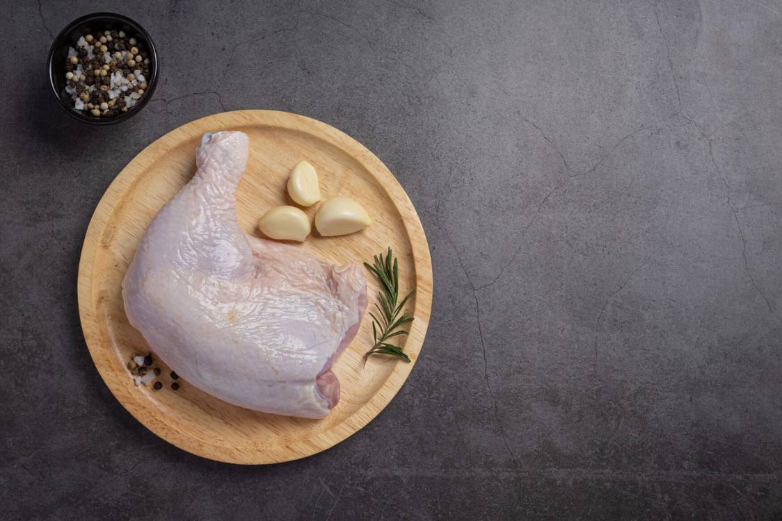 ilustrasi potongan ayam (freepik.com/jcomp)