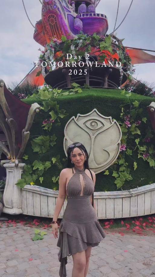 Rachel Vennya Nonton Konser Tomorrowland (Instagram.com/rachelvennya)
