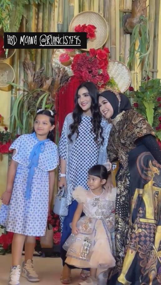 artis di ulang tahun Ria Ricis (Instagram.com/riaricis1795)