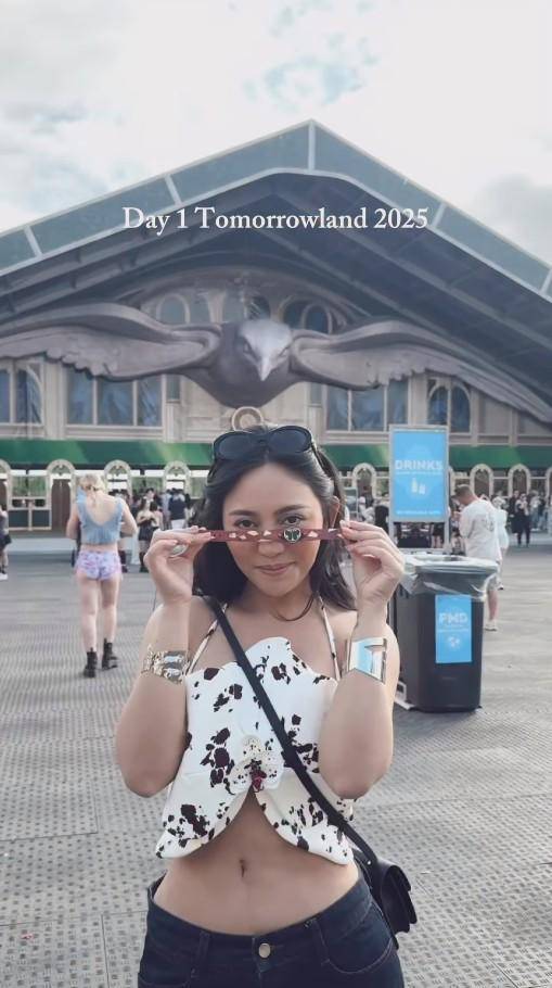 Rachel Vennya Nonton Konser Tomorrowland (Instagram.com/rachelvennya)