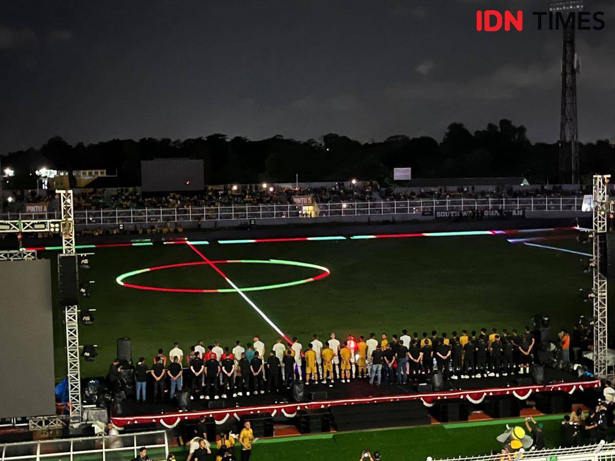 Perkenalan tim dan pemain Bhayangkara Presisi Lampung FC di Stadion Sumpah Pemuda Bandar Lampung, Senin (28/7/2025) malam. (IDN Times/Tama Yudha Wiguna).