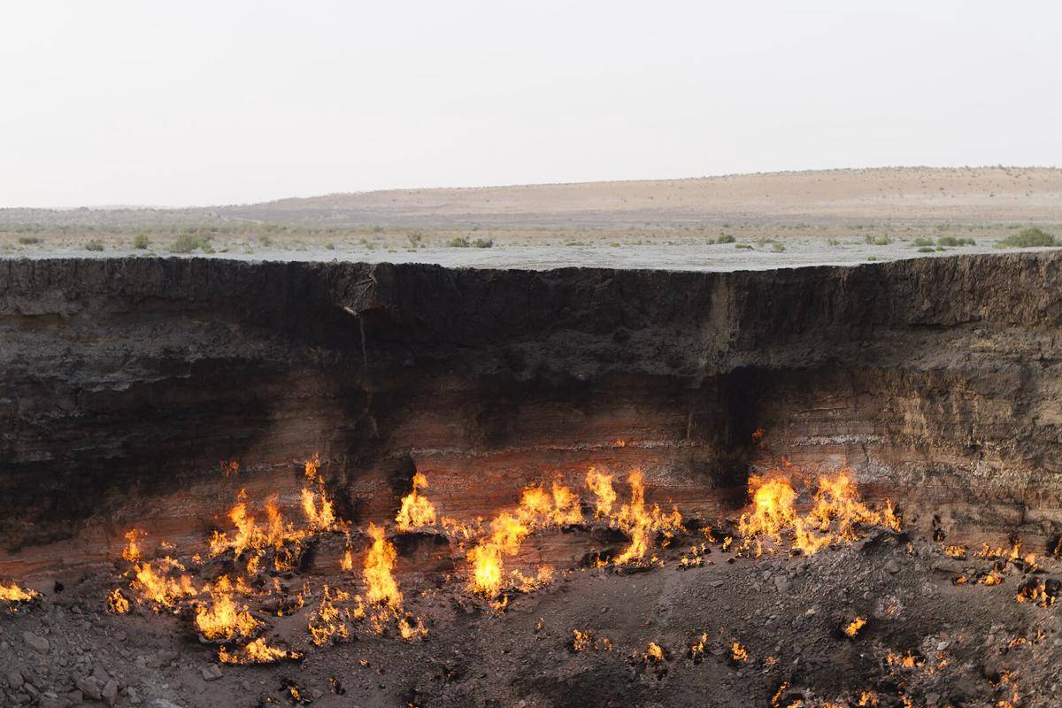 potret Derweze Gas Crater (commons.wikimedia.org/Benjamin Goetzinger)