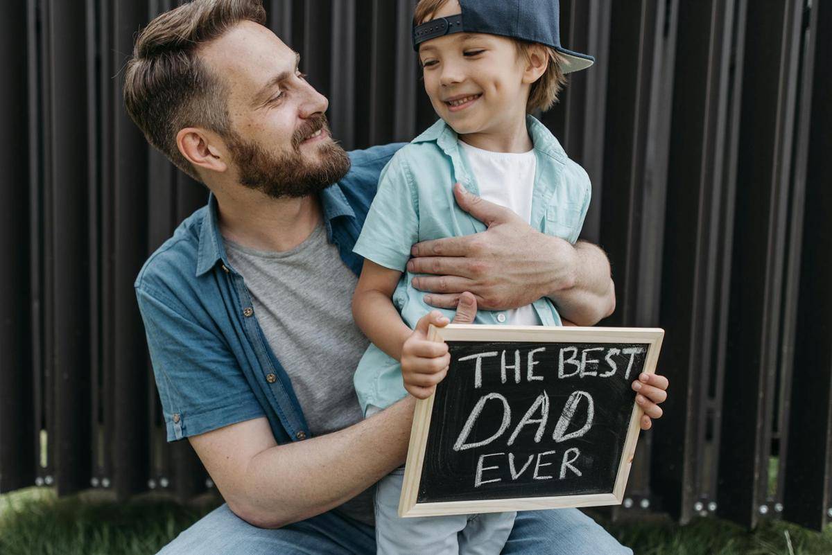 ilustrasi ayah dan anak (pexels.com/Pavel Danilyuk)