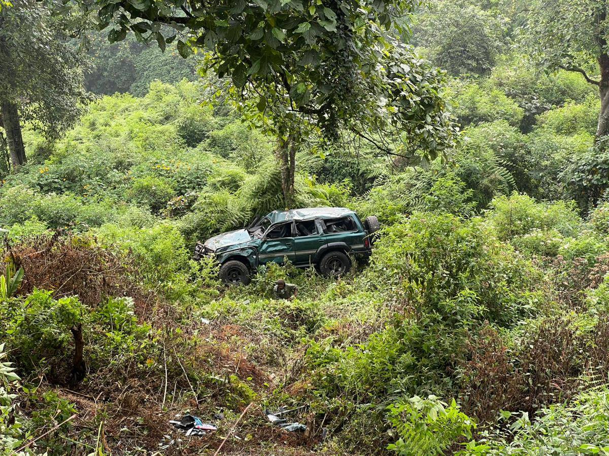 Land Cruiser yang jatuh di jurang jalur Gunung Bromo. (Dok. Polsek Poncokusumo)