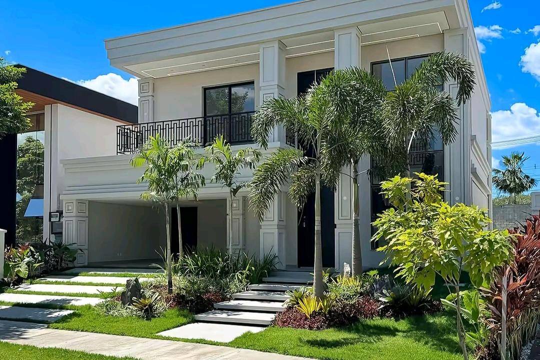 Rumah Tropical Modern (tiktok.com/@azima_id)