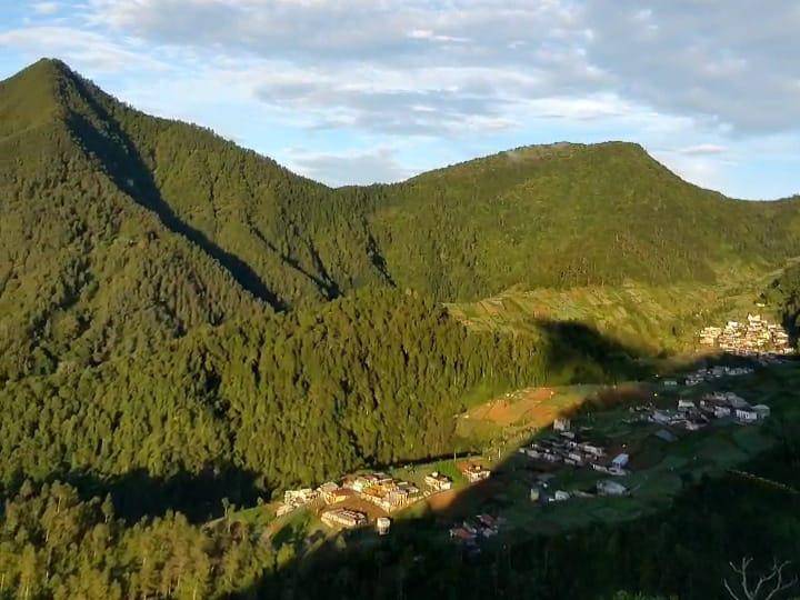 Wonomulyo, kampung tertinggi di Magetan terlihat dari puncak Gunung Kendil. IDN Times/Riyanto.
