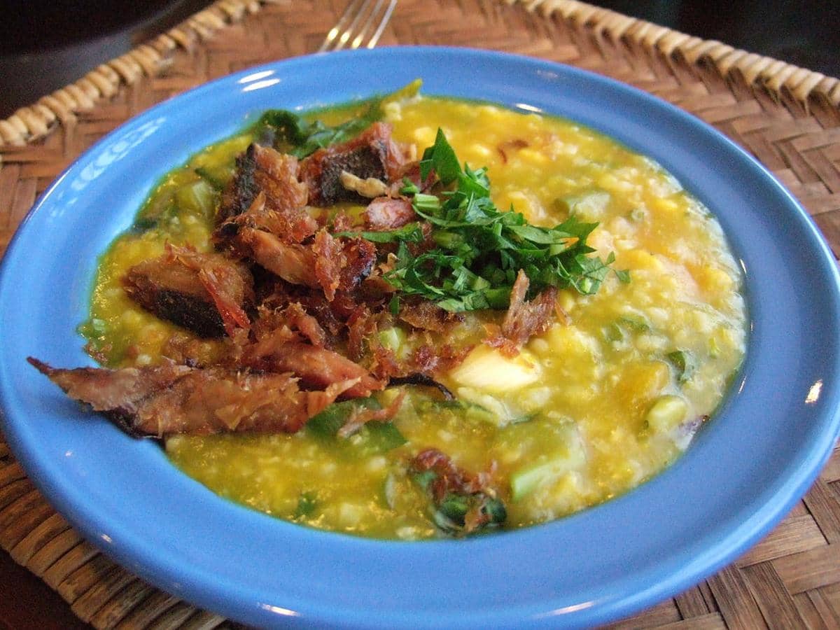 tinutuan atau bubur Manado (commons.wikimedia.org/Midori)