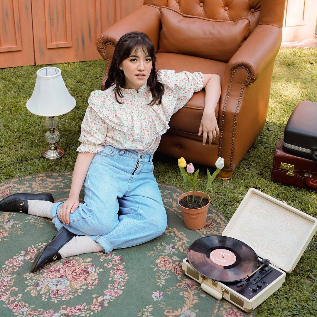 inspirasi OOTD coquette style ala Ify Alyssa (instagram.com/ifyalyssa)