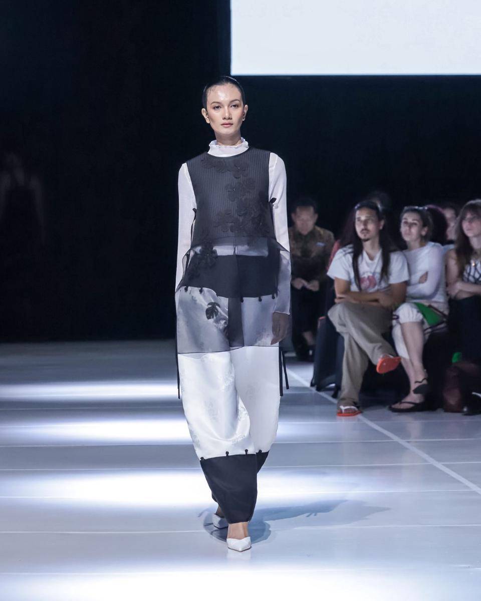 Koleksi REONVE di JF3 Fashion Festival 2025 (dok. ADE OYOT)