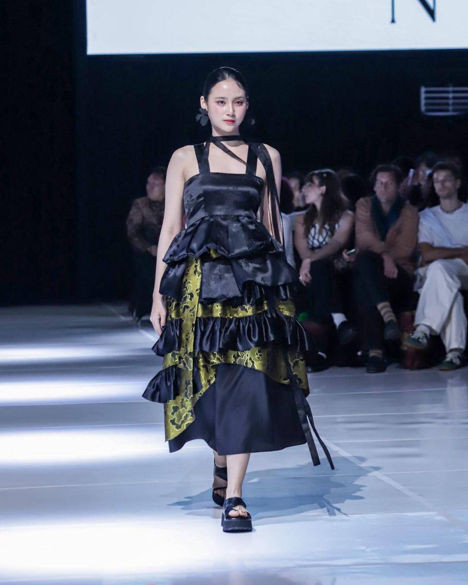 Koleksi REONVE di JF3 Fashion Festival 2025 (dok. ADE OYOT)