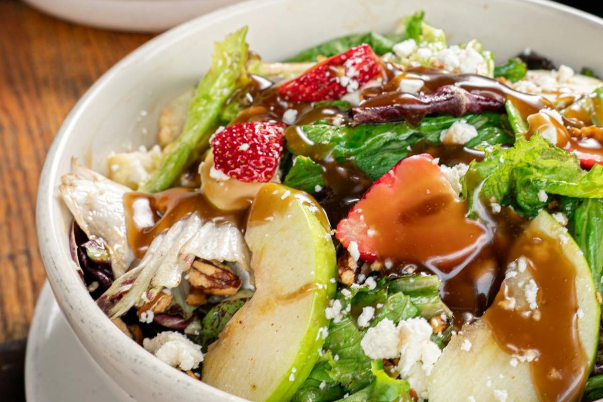 ilustrasi salad waldorf (pexels.com/Bon appétit)