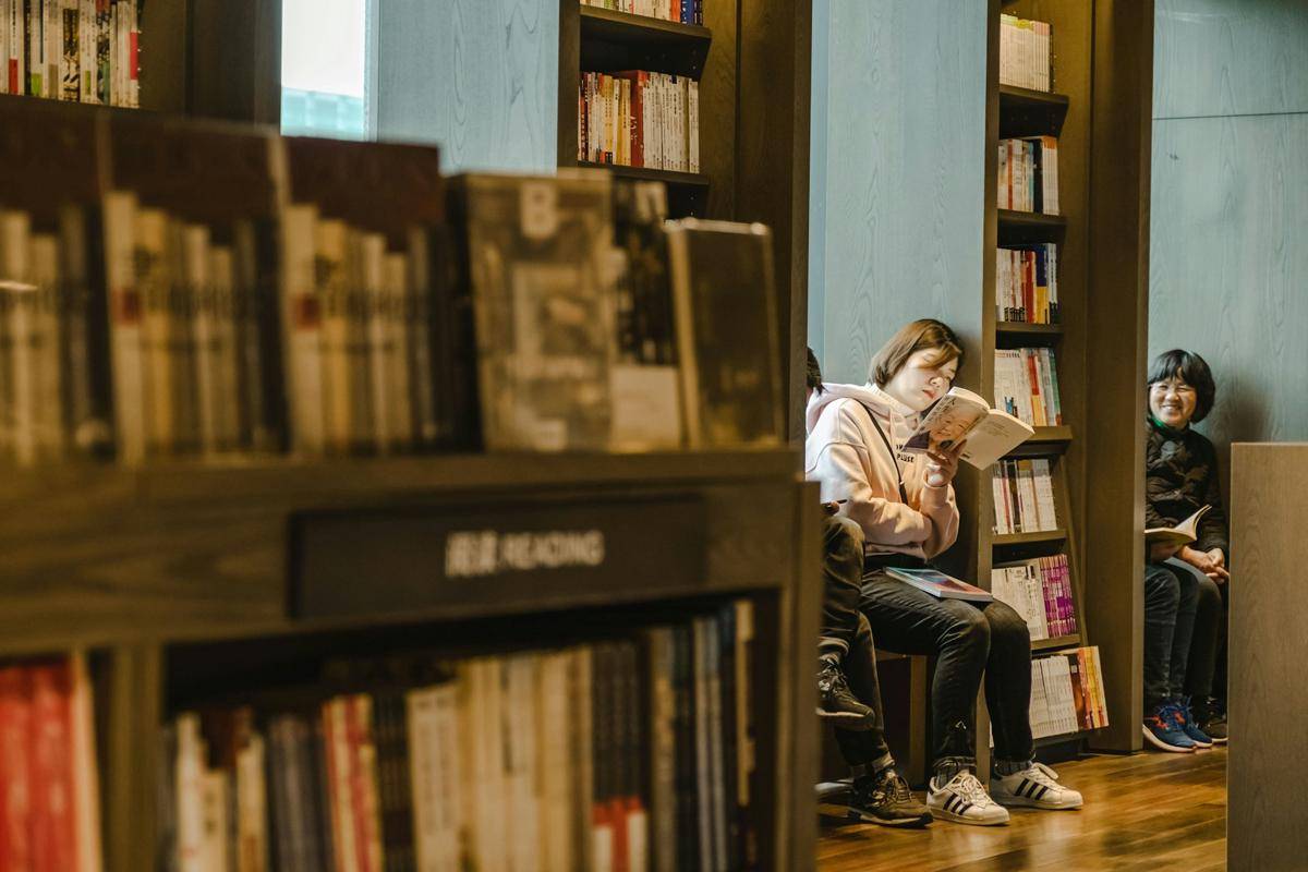 ilustrasi duta baca (Unsplash/Jerry Wang)