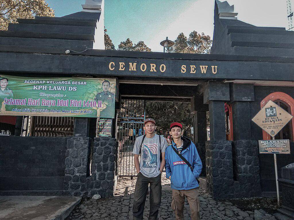 Cemoro Sewu di Gunung Lawu (commons.wikimedia.org/farhanjourney)