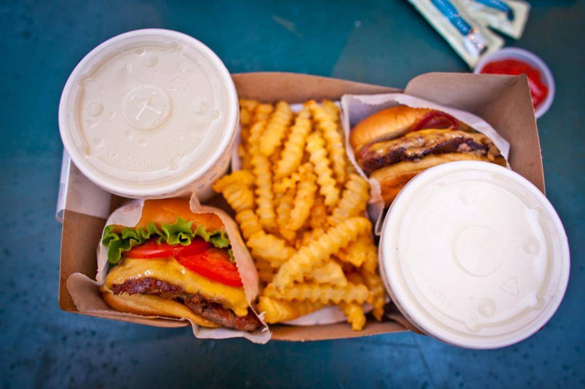 Junk food (pexels.com/Caleb Oquendo)