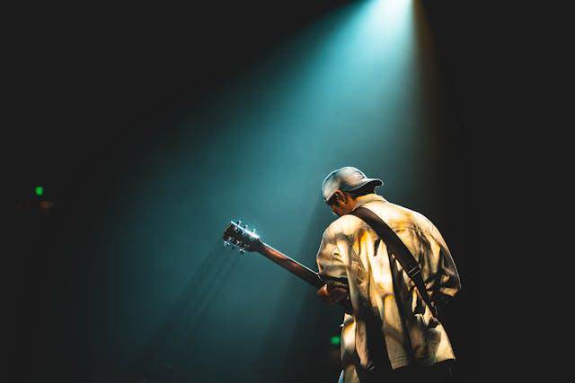 ilustrasi band indie rock (pexels.com/Clam Lo)