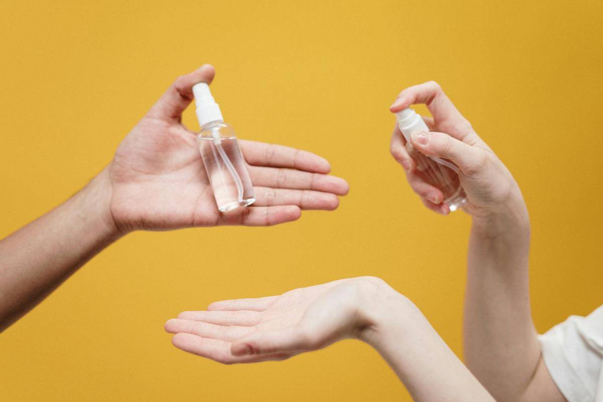 ilustrasi hand sanitizer (pexels.com/cottonbro)