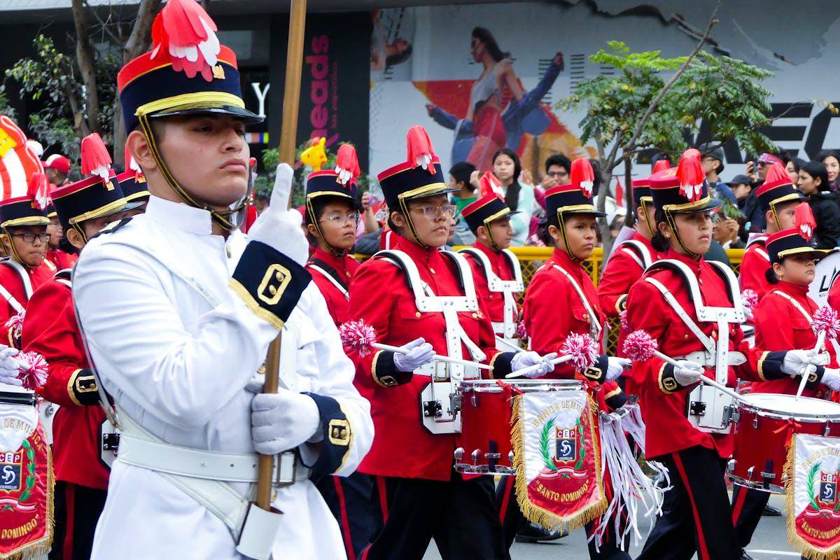 ilustrasi marching band (pexels.com/Fernando Suclupe Acosta)