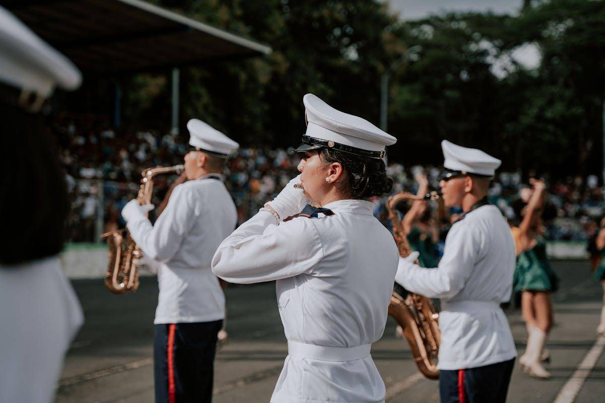 ilustrasi marching band (pexels.com/Hugo Martínez)