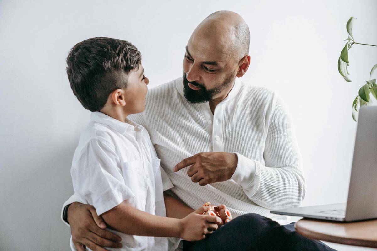 ilustrasi memvalidasi emosi anak (pexels.com/Timur Weber)